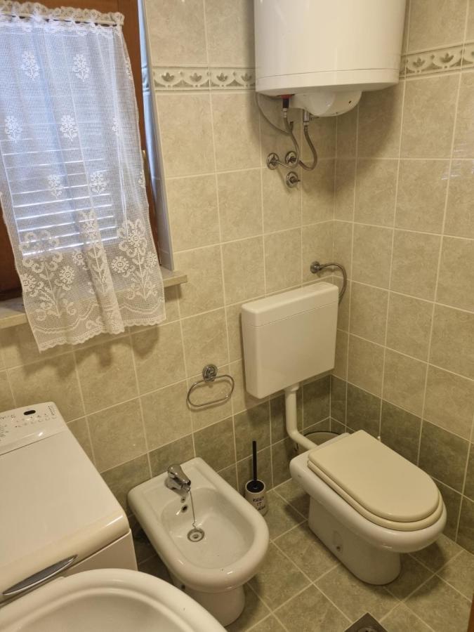 Greenview Apartment With Parking 로비니 외부 사진